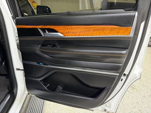 Used 2022 Jeep Grand Wagoneer Series III w/ Rear Seat Video Group 1 image 50