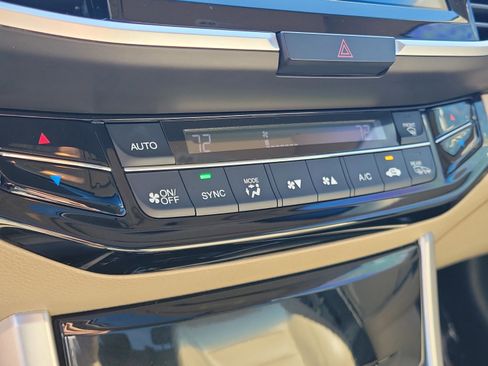 Used 2016 Honda Accord EX-L image 31