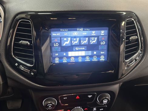 Used 2019 Jeep Compass Latitude AWD/4WD image 21