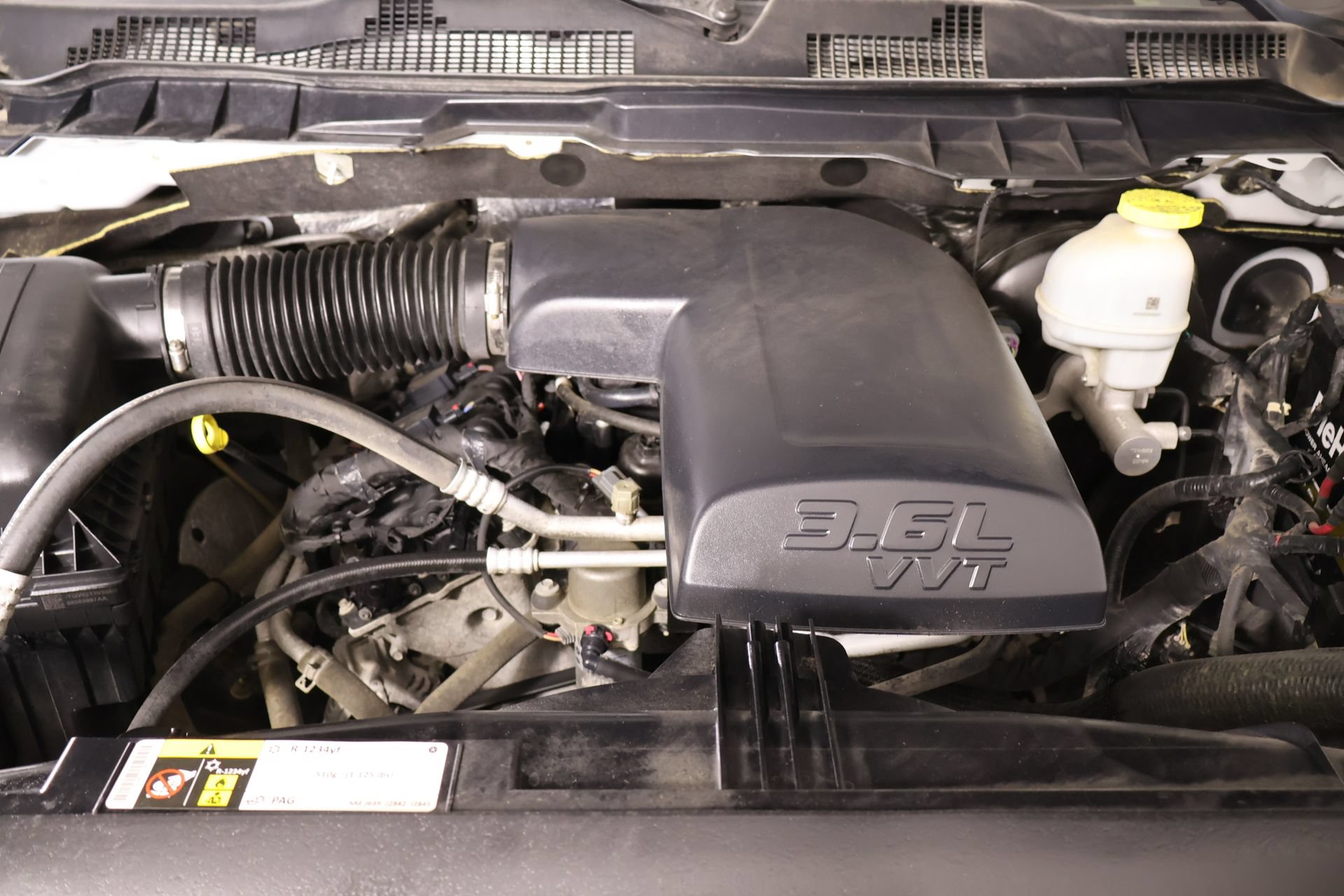 Used 2023 RAM 1500 Classic SLT w/ Electronics Group AWD/4WD image 18