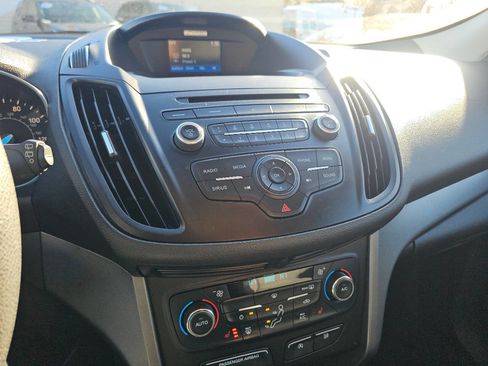 Used 2017 Ford Escape SE w/ SE Cold Weather Package image 18