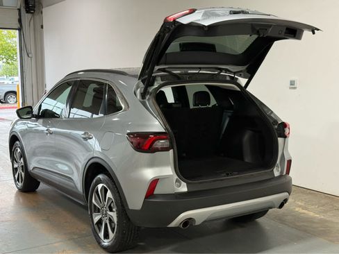 Used 2024 Ford Escape Platinum AWD/4WD image 4