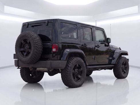 Used 2012 Jeep Wrangler Unlimited Rubicon w/ Connectivity Group AWD/4WD image 8