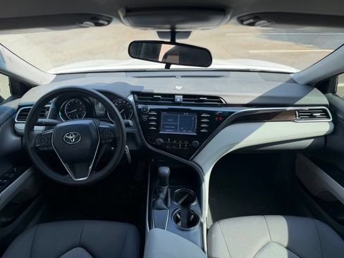 Used 2018 Toyota Camry LE FWD image 20
