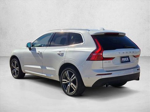 Used 2018 Volvo XC60 T5 Momentum w/ Vision Package image 6