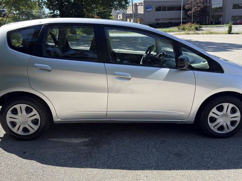 Used 2011 Honda Fit image 4