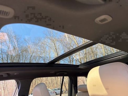 Used 2023 Jeep Grand Cherokee Limited image 30