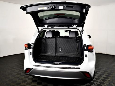 Used 2022 Toyota Highlander Platinum image 46