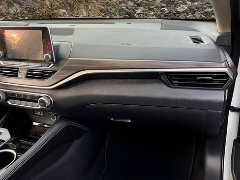 Used 2023 Nissan Altima 2.5 SV image 12