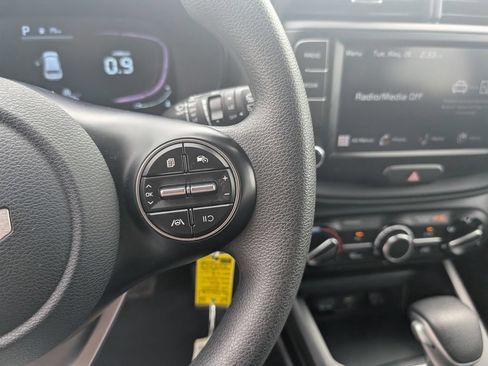 Used 2024 Kia Soul LX w/ Option Group 015 FWD image 18