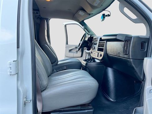 Used 2024 GMC Savana 2500 w/ Driver Convenience Package image 26