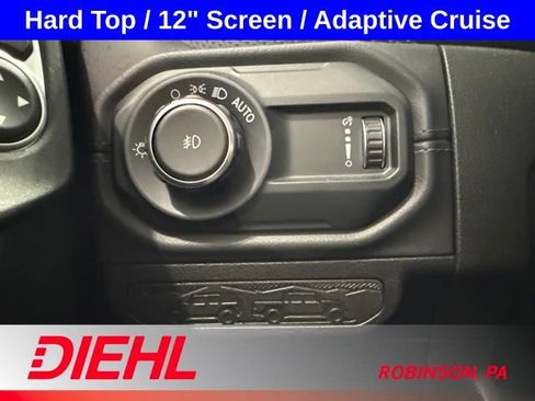 Used 2025 Jeep Wrangler Unlimited Rubicon AWD/4WD image 20