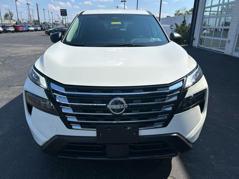Used 2025 Nissan Rogue S AWD/4WD image 12