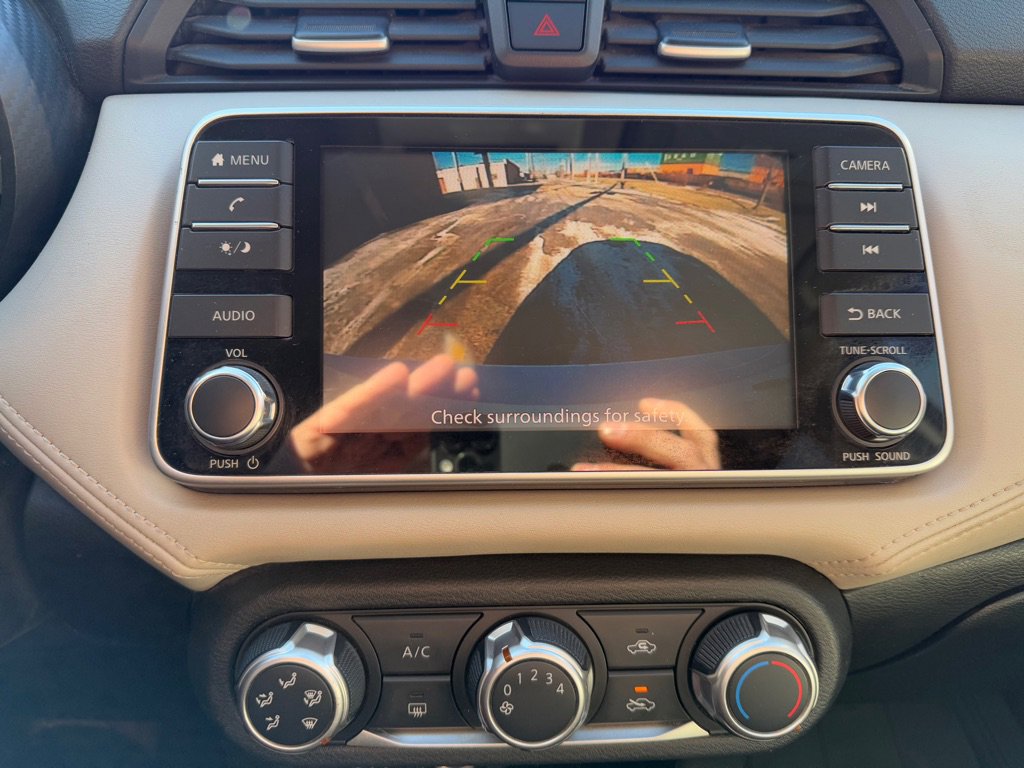 Used 2020 Nissan Versa SV FWD image 15