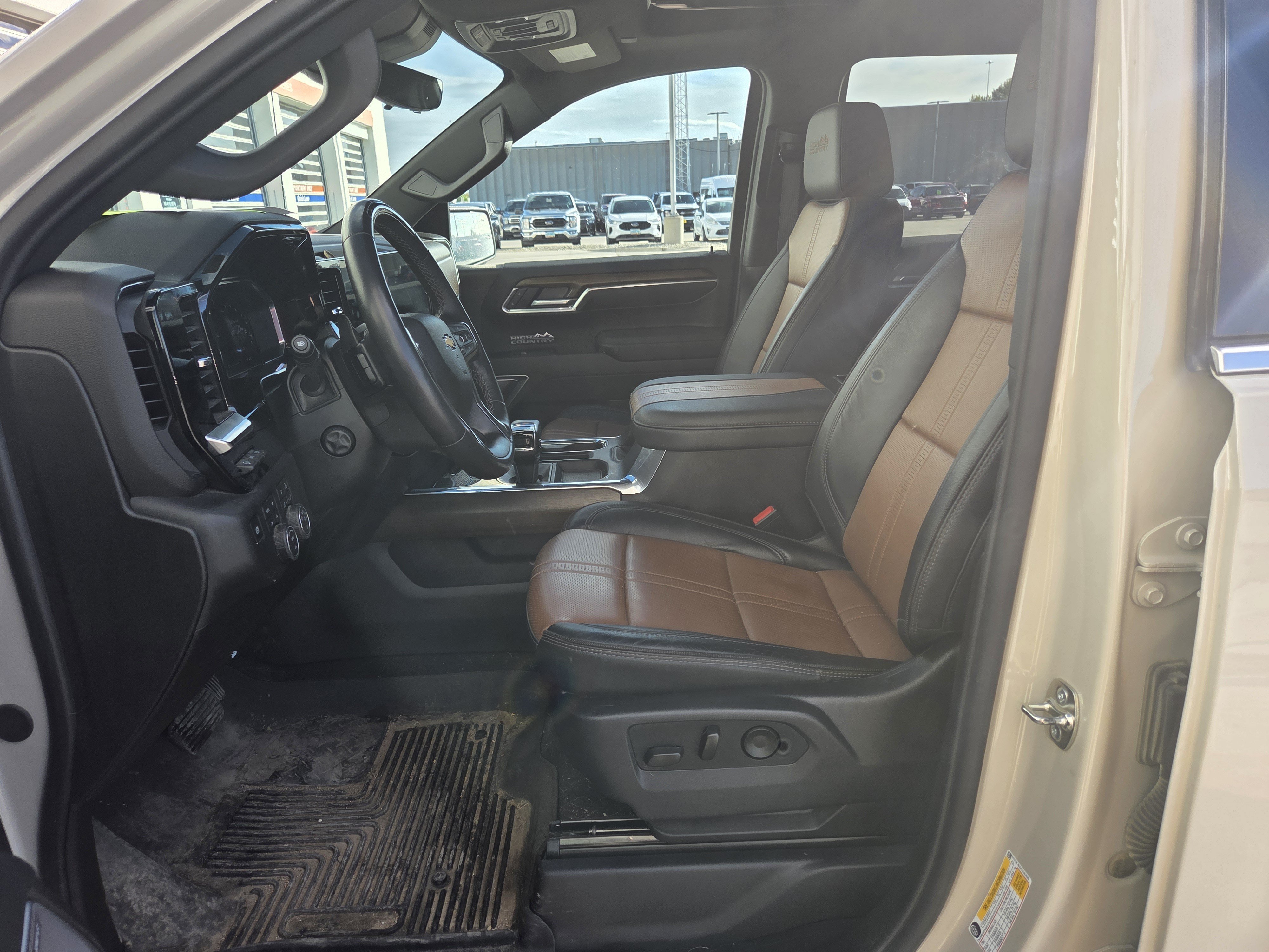 Used 2026 Chevrolet Silverado 1500 High Country w/ Technology Package AWD/4WD image 8