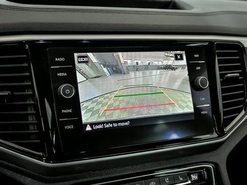 Used 2022 Volkswagen Atlas SEL Premium image 20