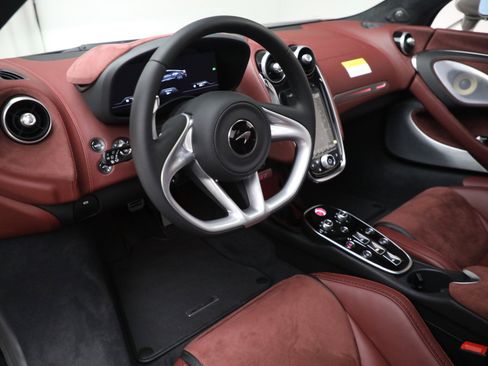 Used 2023 McLaren GT image 21