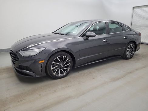 Used 2022 Hyundai Sonata Limited w/ Preferred Accessory Package image 2