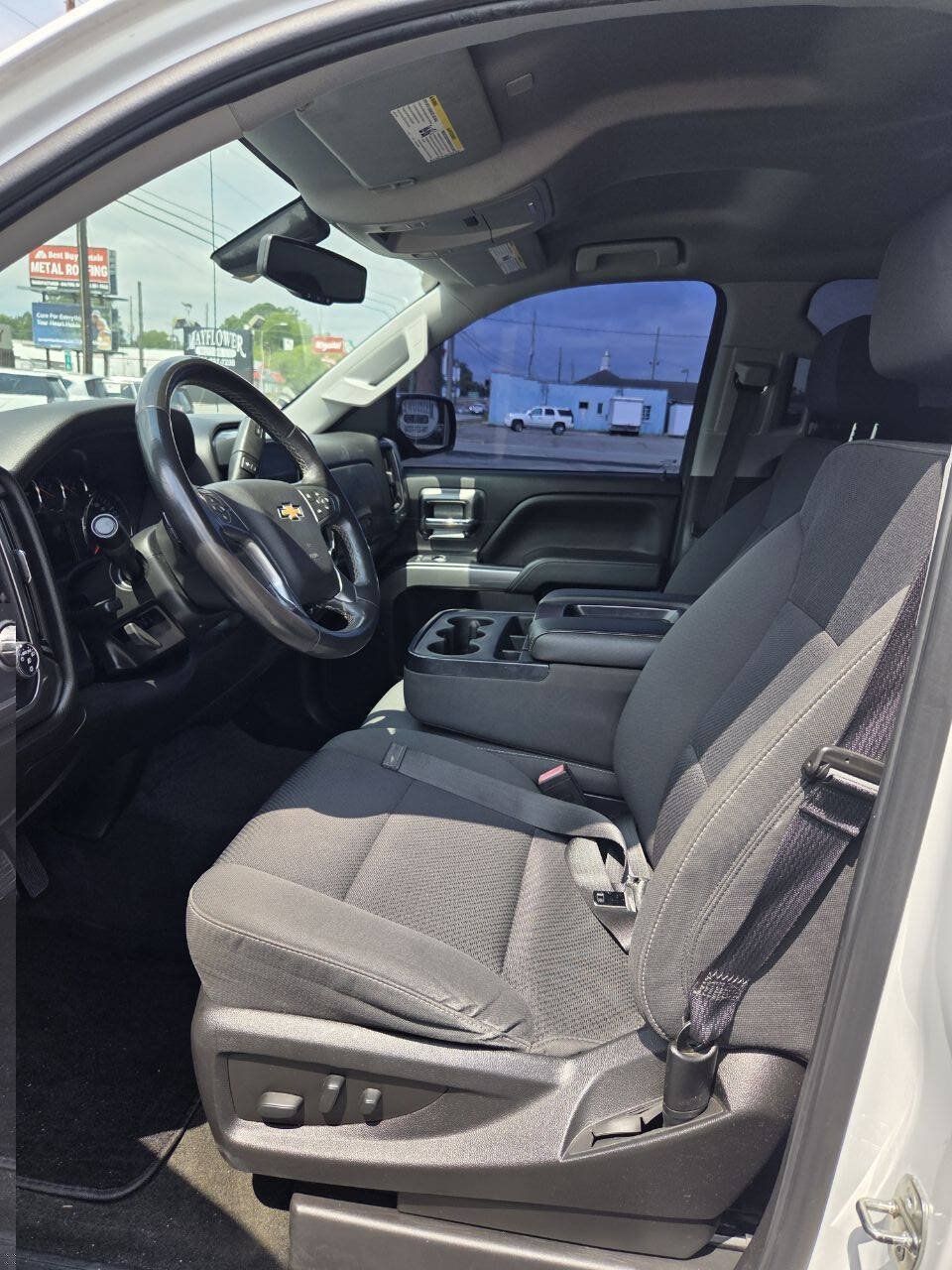 Used 2018 Chevrolet Silverado 1500 LT w/ LT Eassist Package RWD image 10