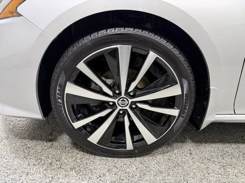 Used 2019 Nissan Altima 2.5 Platinum image 28