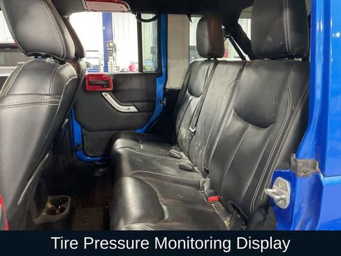 Used 2015 Jeep Wrangler Unlimited Rubicon AWD/4WD image 10