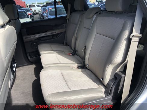 Used 2020 Ford Expedition XLT image 13