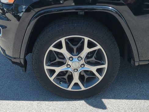 Used 2019 Jeep Grand Cherokee Overland RWD image 12