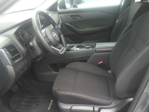 Used 2024 Nissan Rogue S AWD/4WD image 10