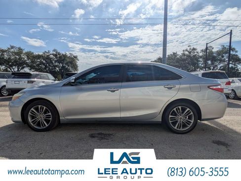 Used 2015 Toyota Camry SE FWD image 6