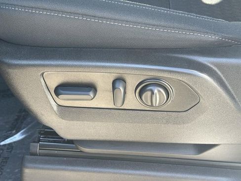 Used 2022 Chevrolet Silverado 1500 LT image 32