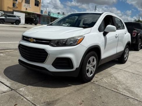 Used 2017 Chevrolet Trax LS w/ LPO, Cargo Package FWD image 10