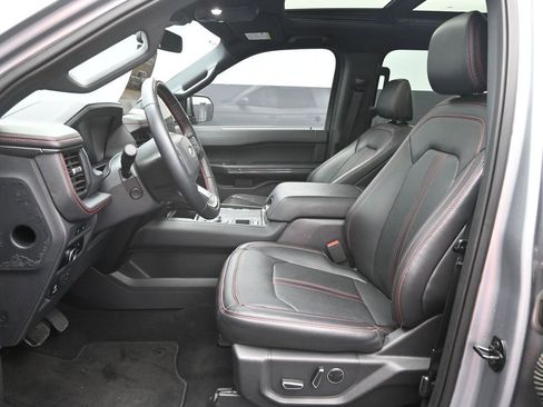Used 2024 Ford Expedition Limited image 18