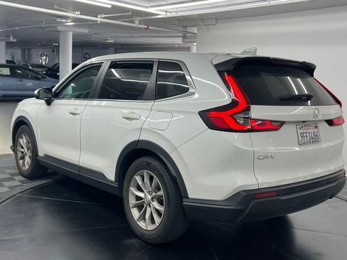 Used 2023 Honda CR-V EX image 3