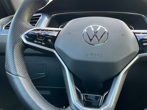Used 2022 Volkswagen Tiguan SEL R-Line image 22
