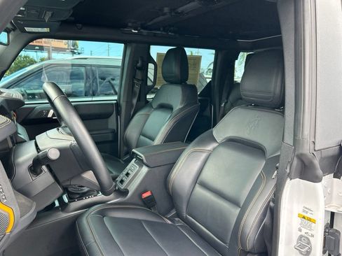 Used 2024 Ford Bronco Badlands w/ Sasquatch Package AWD/4WD image 19