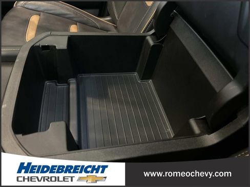 Used 2023 GMC Yukon XL AT4 w/ AT4 Premium Package image 43