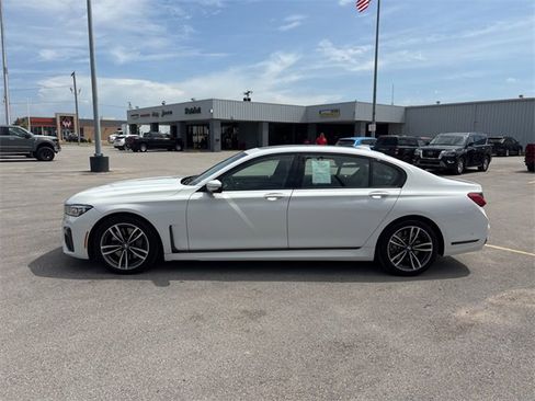 Used 2020 BMW 750i xDrive w/ M Sport Package image 8