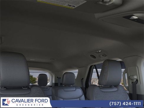 Used 2025 Ford Explorer Active w/ Active Comfort Package image 22