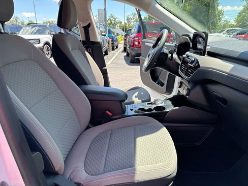 Used 2022 Ford Escape SE FWD image 21