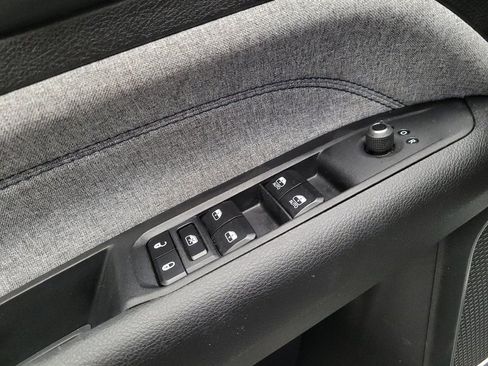 Used 2023 Jeep Compass Sport AWD/4WD image 27