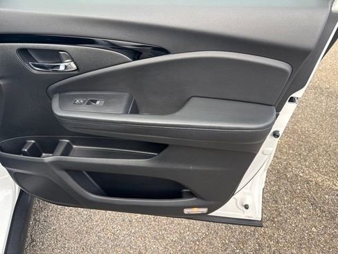 Certified 2019 Honda Passport Touring image 21