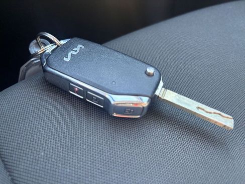 Used 2025 Kia Sportage LX image 21