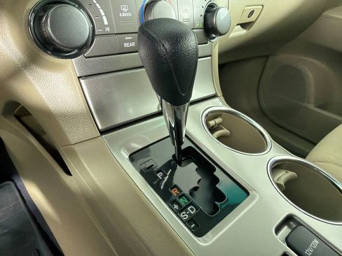 Used 2013 Toyota Highlander Plus image 30