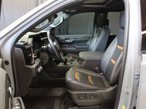 Used 2024 GMC Sierra 1500 AT4 w/ Technology Package AWD/4WD image 11