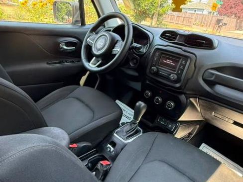 Used 2020 Jeep Renegade Sport w/ Sport Appearance Group FWD image 13