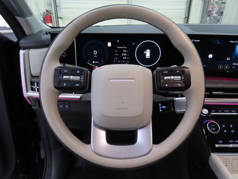 Used 2025 Hyundai Santa Fe Calligraphy image 14