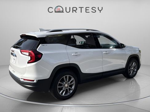 Used 2022 GMC Terrain SLT w/ Infotainment Package II image 7