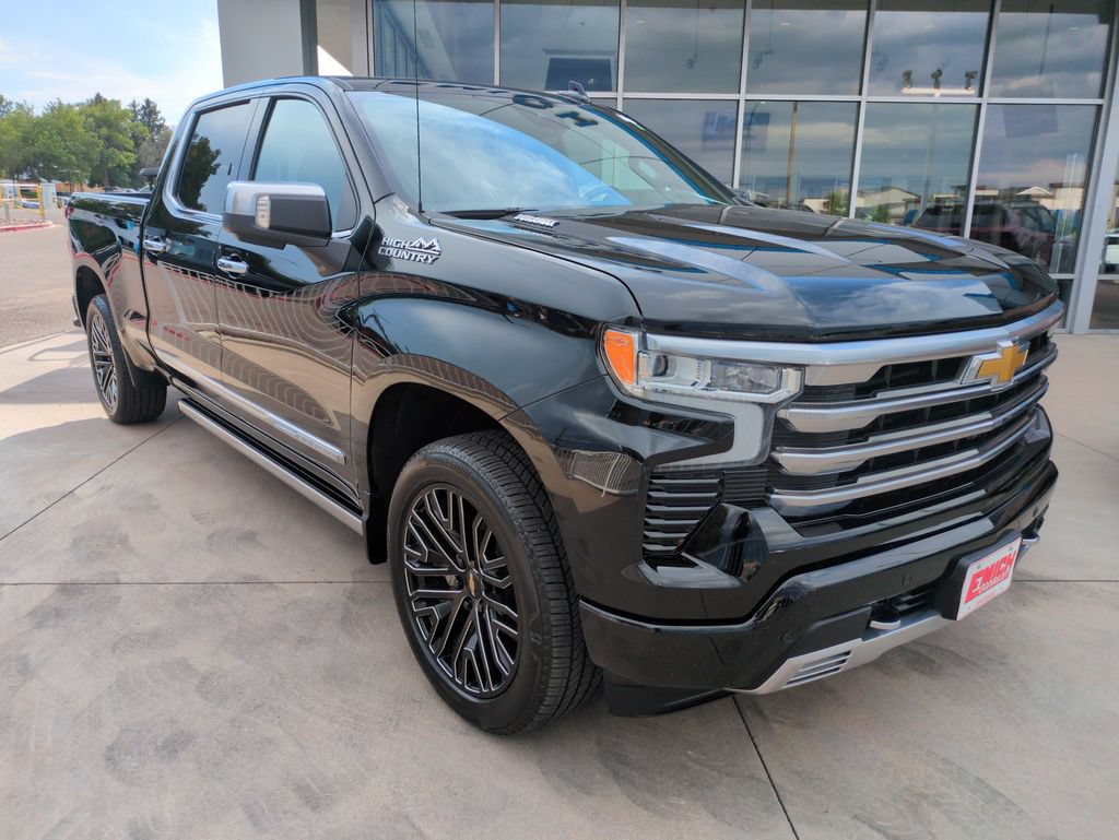 Used 2025 Chevrolet Silverado 1500 High Country w/ High Country Premium Package AWD/4WD image 7
