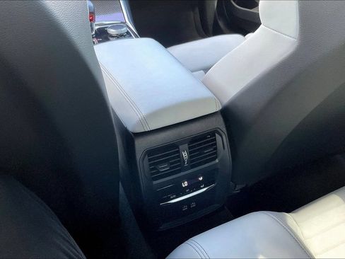 Used 2023 BMW M4 xDrive Competition AWD/4WD image 10