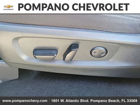 Used 2022 Nissan Pathfinder SV image 27